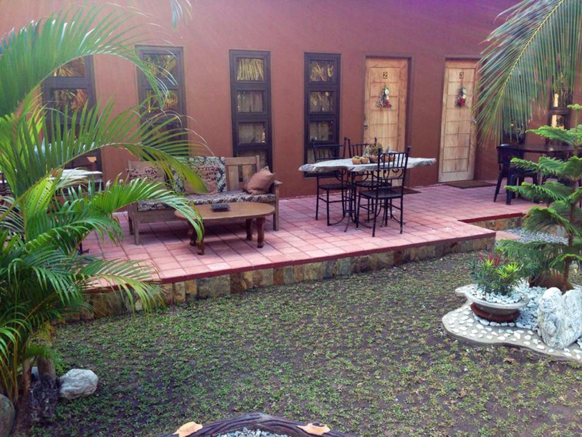 Bognot Lodge : Alvin Bognot Mt Pinatubo Guesthouse And Tours Santa Juliana Phòng bức ảnh