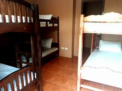 Bognot Lodge : Alvin Bognot Mt Pinatubo Guesthouse And Tours Santa Juliana Ngoại thất bức ảnh